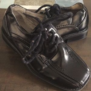 Kids dress shoes